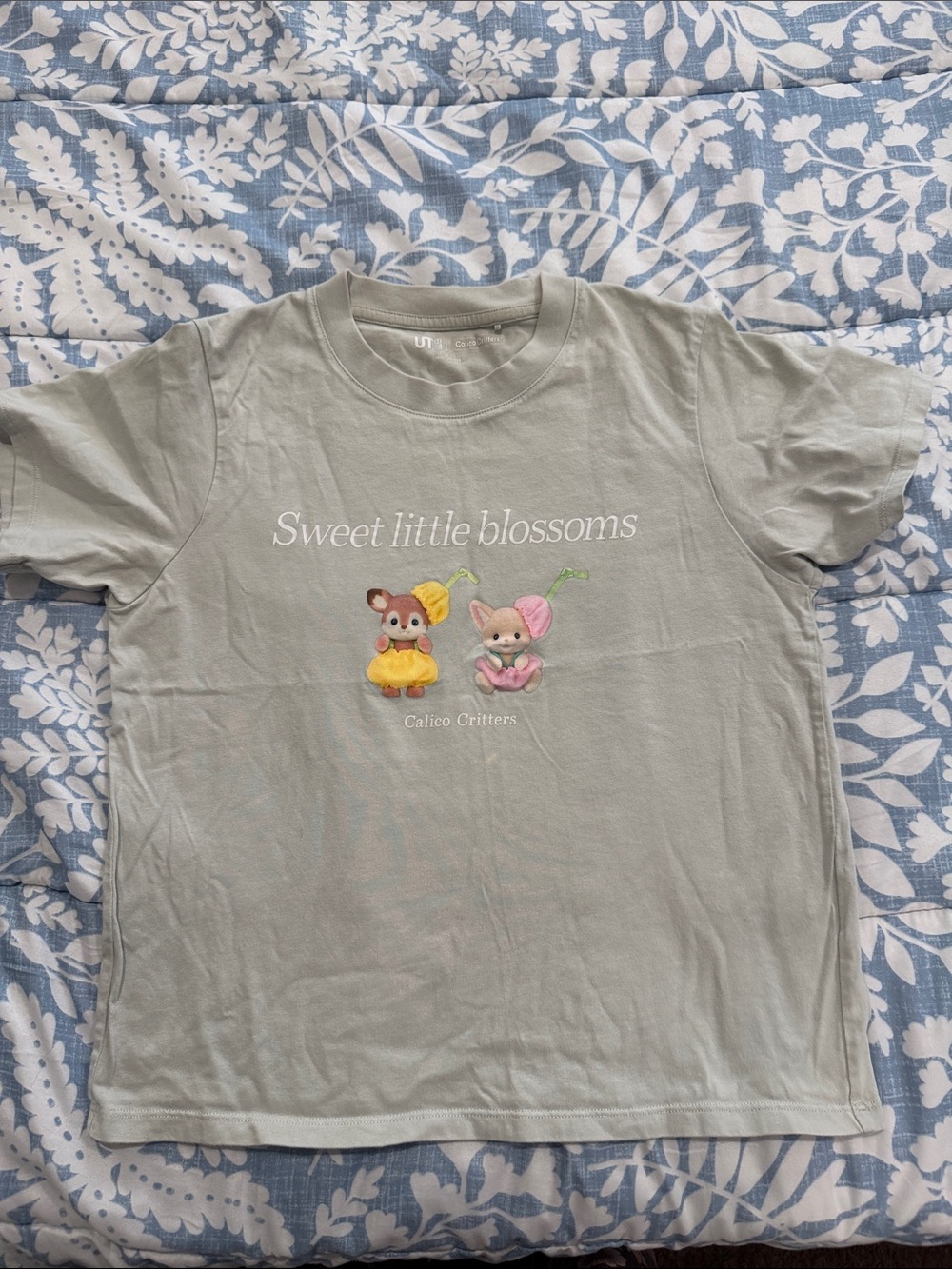 Uniqlo Kids Calico Critters 'Sweet Little Blossoms' Tee - Light Sage